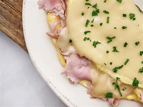 Omelet Ham & Gruyere - calories, carbs, nutrition