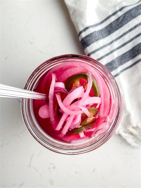 Onion Red Pickled 1/2 oz - calories, carbs, nutrition