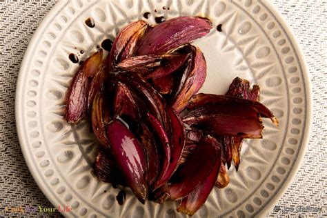 Onions Red Roasted Balsamic Sliced 1/2" 1 oz - calories, carbs, nutrition