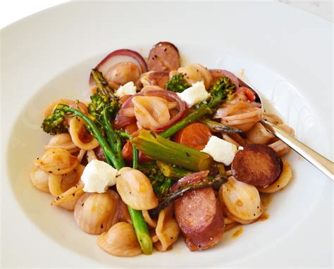 Orecchiette Pasta with Broccolini, Mushroom, Artichokes, Roasted Red Pepper and Basil Pesto - calories, carbs, nutrition