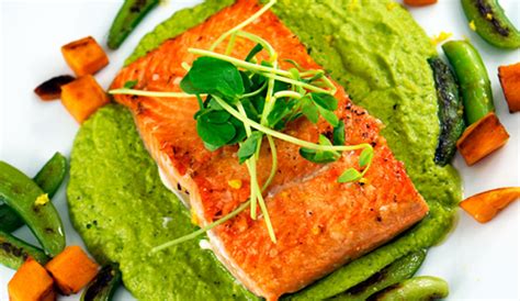 Pan-Seared Salmon & Potato-Pea Puree - calories, carbs, nutrition