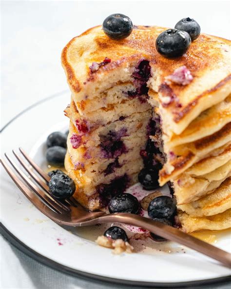 Pancakes, Buttermilk, Blueberry - calories, carbs, nutrition