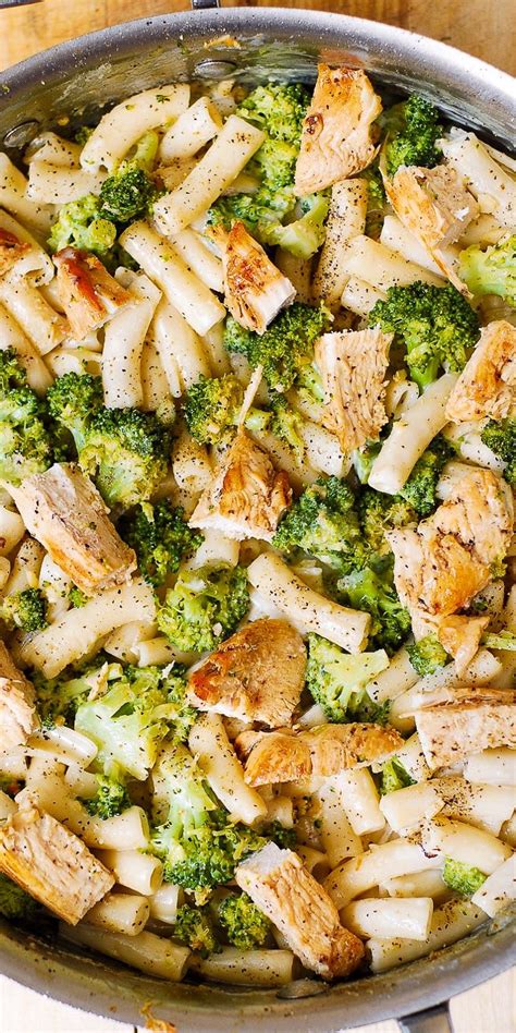 Pandinis Pasta Chicken Broccoli Alfredo - calories, carbs, nutrition