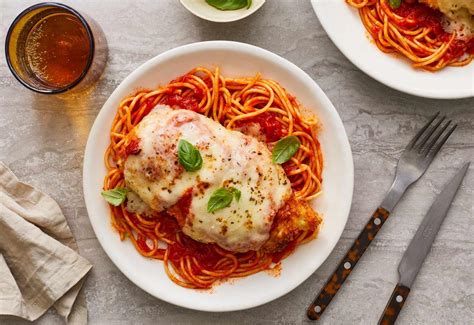 Pandinis Pasta Chicken Parmesan - calories, carbs, nutrition