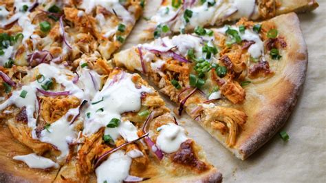 Pandinis Pizza 10" Chicken Onion & Blue Cheese - calories, carbs, nutrition