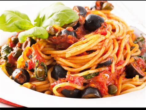 Pasta alla Puttanesca - calories, carbs, nutrition