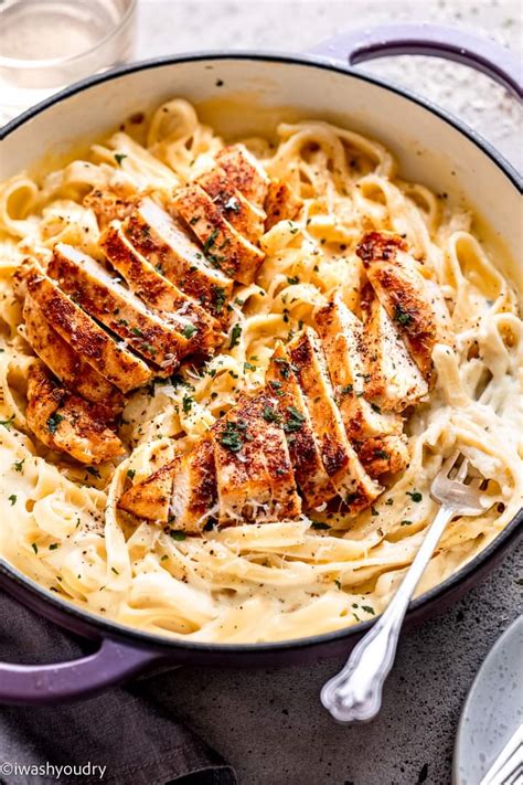 Pasta & Chicken in Alfredo Sauce - calories, carbs, nutrition