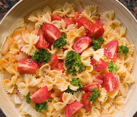 Pasta Farfalle Primavera - calories, carbs, nutrition