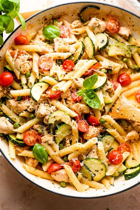 Pasta Primavera with Grilled Chicken (12967.0) - calories, carbs, nutrition