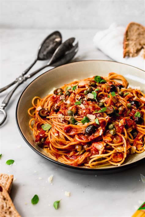 Pasta with Olives and Tomatoes - calories, carbs, nutrition