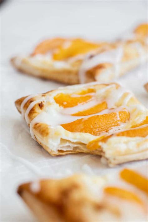 Peach Danish (74679.6) - calories, carbs, nutrition