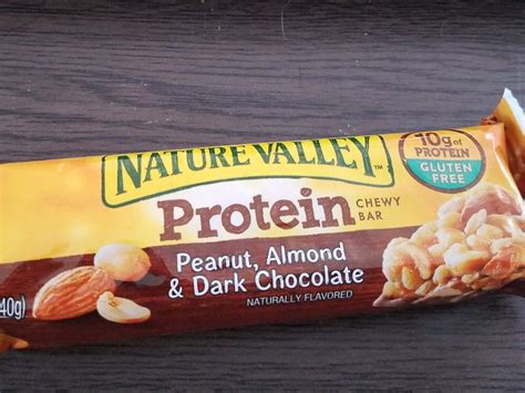 Peanut, Almond & Dark Chocolate - calories, carbs, nutrition