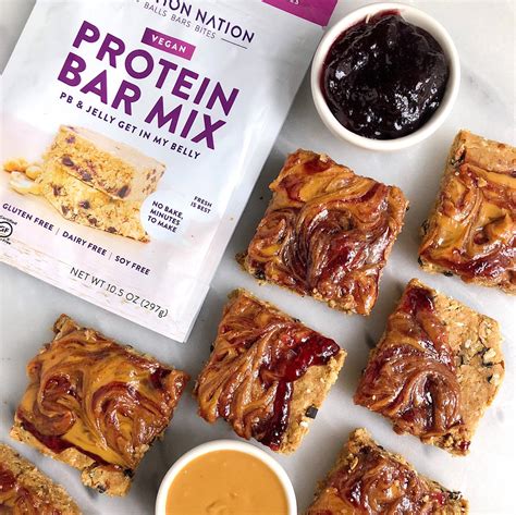 Peanut Butter & Jelly Protein Bar - calories, carbs, nutrition