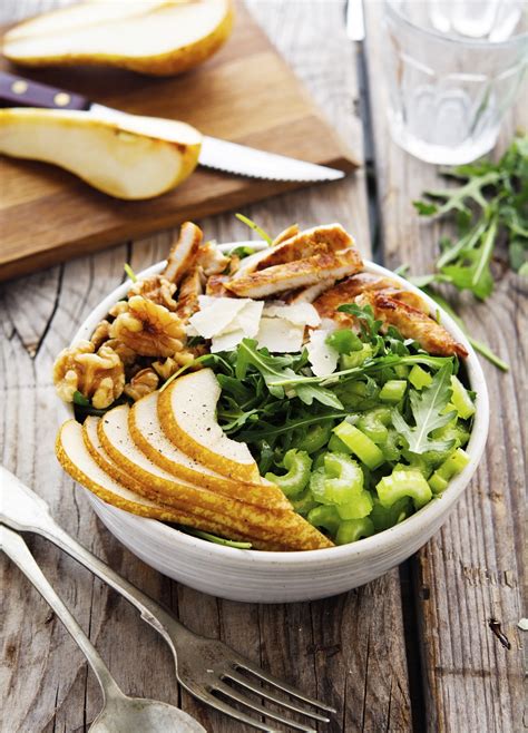 Pear and Walnut Salad with Grilled Chicken (34471.6) - calories, carbs, nutrition