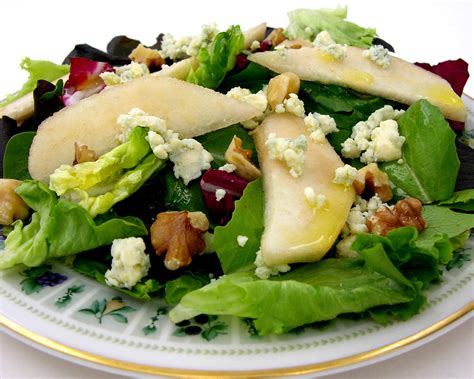 Pear, Cheese & Walnut Salad Plate - calories, carbs, nutrition