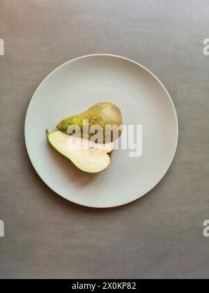 Pear, Halved - calories, carbs, nutrition