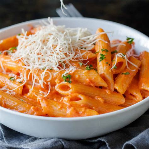 Penne Primavera and Vodka Sauce - calories, carbs, nutrition