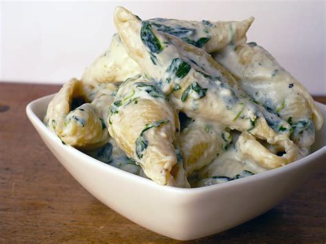 Penne, Spinach and Gorgonzola Gratin - calories, carbs, nutrition