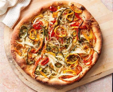 Pepper and Onion Pizza (16126.3) - calories, carbs, nutrition