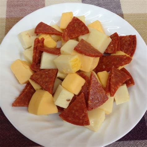 Pepperoni and Cheese Cup - calories, carbs, nutrition