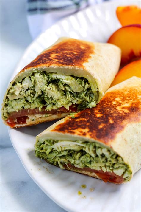 Pesto Chicken Breast Wrap - calories, carbs, nutrition