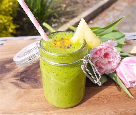 Pineapple Passion Smoothie - calories, carbs, nutrition