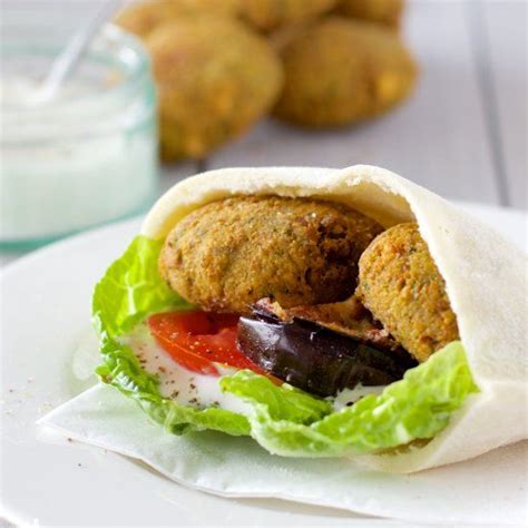 Pita with Eggplant and Tomato Sandwich - calories, carbs, nutrition