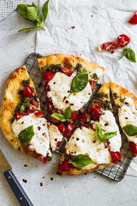 Pizza Flatbread Tomato Bruschetta Cut 4 - calories, carbs, nutrition