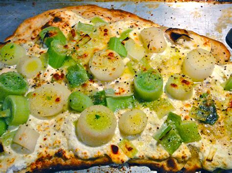 Pizzetta Whole Wheat Ricotta Leek & Olive - calories, carbs, nutrition