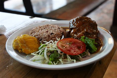 Pollo Bueno with Rice - calories, carbs, nutrition