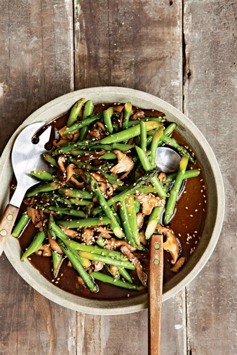 Pork Cutlet with Asparagus & Shiitake Stir Fry - calories, carbs, nutrition