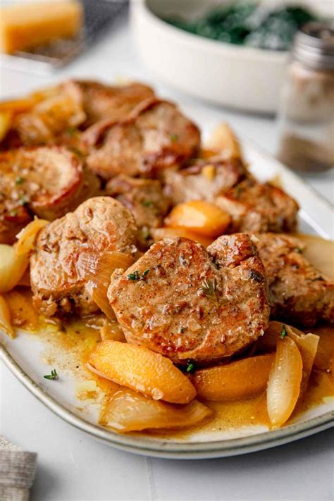 Pork Medallions w/Peppered Apple & Onion - calories, carbs, nutrition