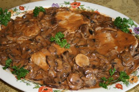 Pork Scaloppine & Wild Mushroom Ragout - calories, carbs, nutrition