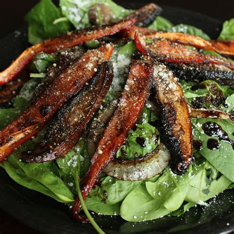 Portobello Mushroom Spinach Salad - calories, carbs, nutrition