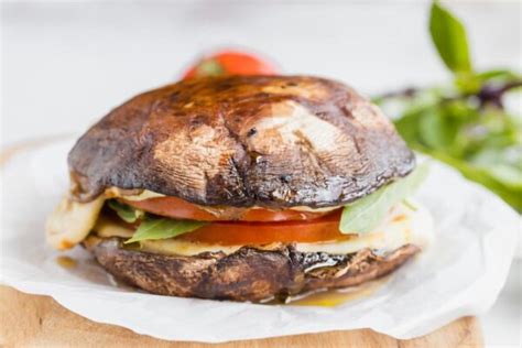 Portobello Sandwich with Wheat Bun - calories, carbs, nutrition
