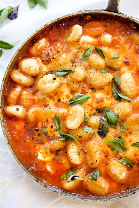 Potato Gnocchi in a Creamy Tomato, Red Chard, Mozzarella Cheese and White Bean Sauce - calories, carbs, nutrition