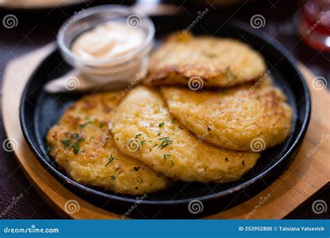 Potato Pancakes with Sour Cream and Honey Apricot Compote - calories, carbs, nutrition