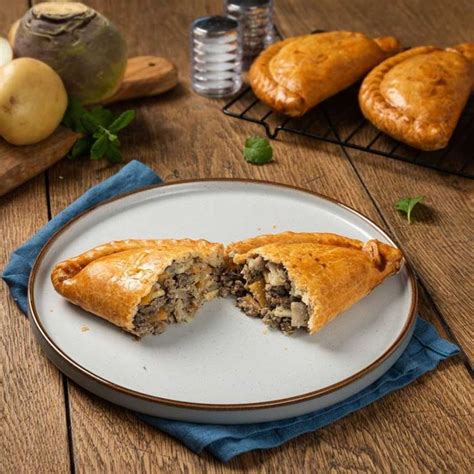 Proper Cornish Pasty Lamb & Mint - calories, carbs, nutrition