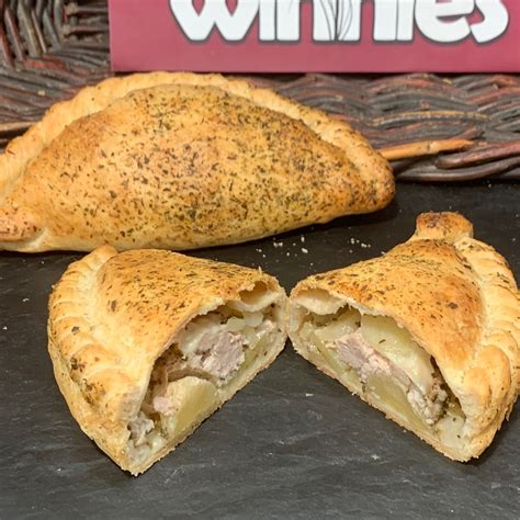 Proper Cornish Pasty Pork & Apple - calories, carbs, nutrition