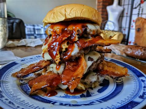 Quarter Pound Sriracha Burger - calories, carbs, nutrition