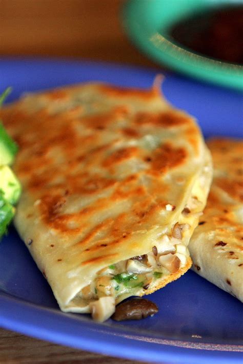 Quesadilla Mushroom Wild - calories, carbs, nutrition