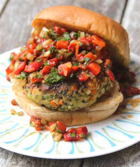 Quinoa Veggie Burger with Roasted Red Pepper Relish - calories, carbs, nutrition