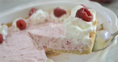 Raspberry Cream Pie - calories, carbs, nutrition