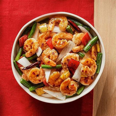 Red Curry Salad with Fire Cracker Shrimp - calories, carbs, nutrition