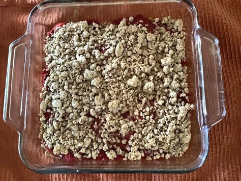 Rhubarb Crumble - calories, carbs, nutrition