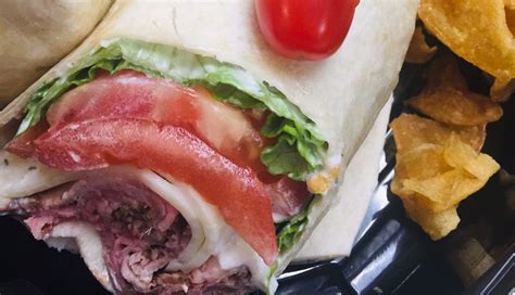 Roast Beef Horseradish Red Pepper Wrap - calories, carbs, nutrition