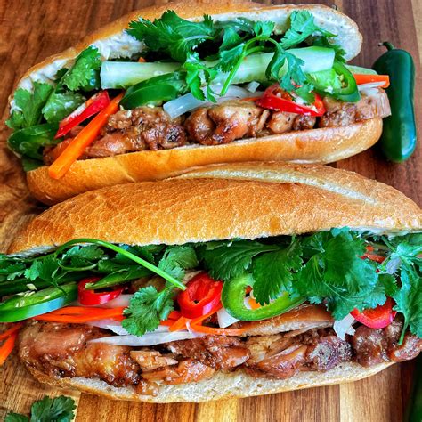 Roast Chicken Bahn Mi - calories, carbs, nutrition