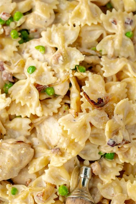 Roasted Garlic Chicken Farfalle - calories, carbs, nutrition