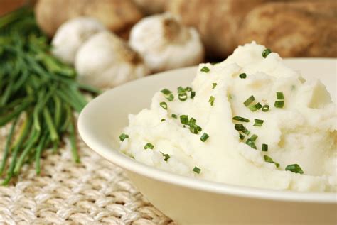 Roasted Garlic Chive Mashed Potatoes - calories, carbs, nutrition