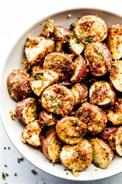 Roasted Garlic Parmesan Potatoes - calories, carbs, nutrition